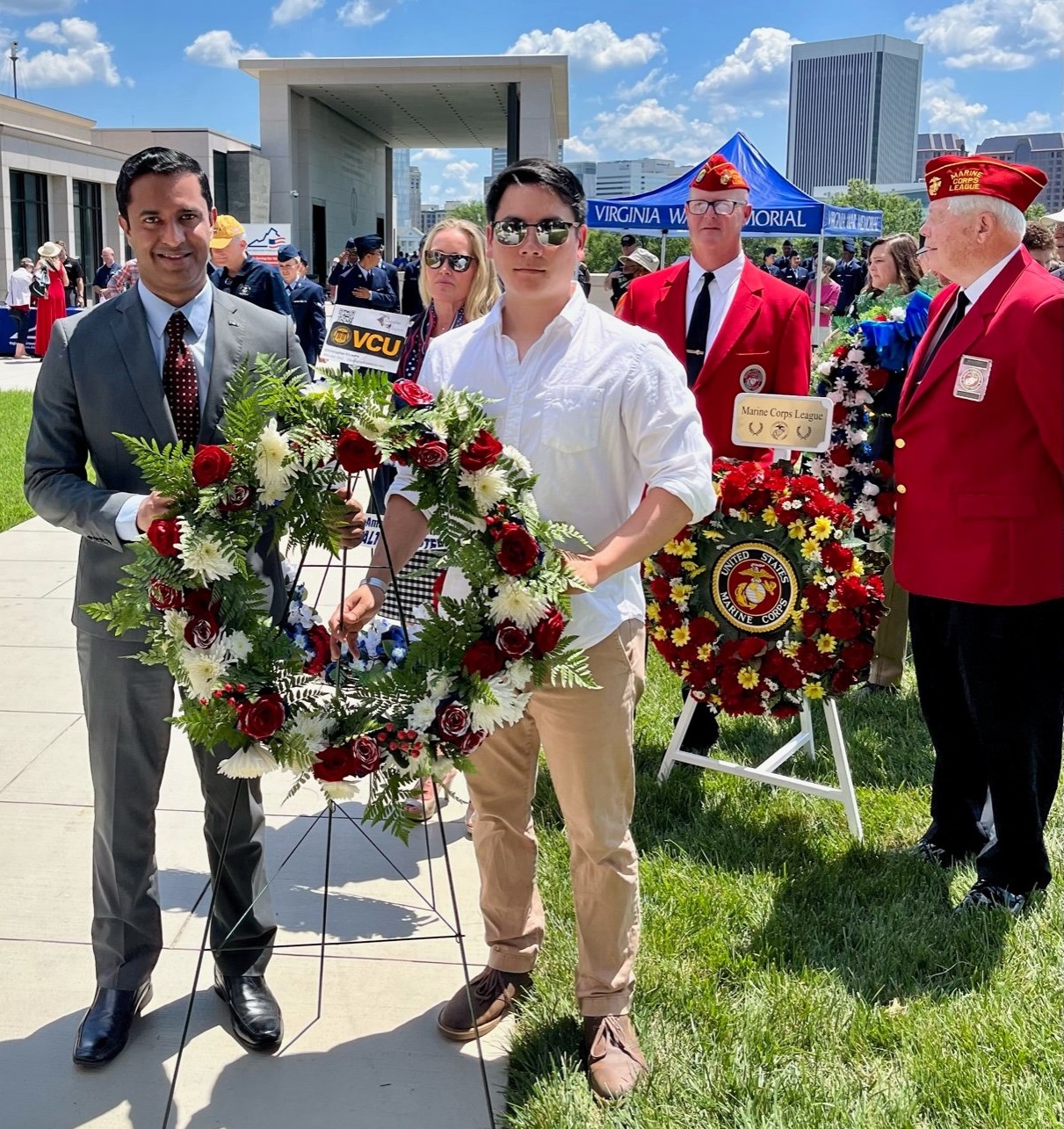 Two VCU Military Veterans Alumni Council members laying a wreath at the Virginia War Memorial in honor of Memorial Day.